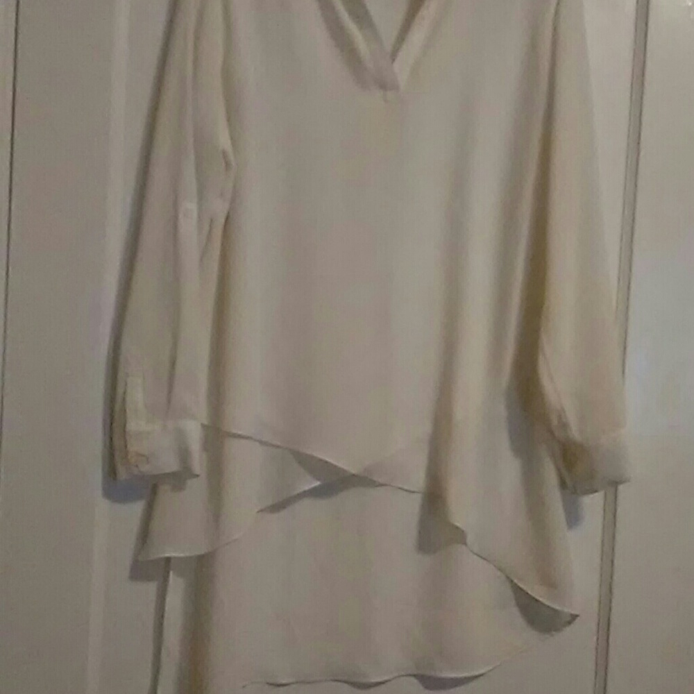 Chico,s long sleeve female top.